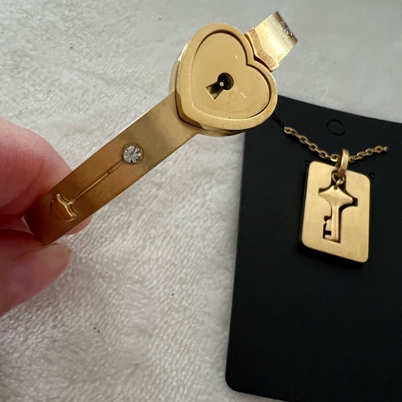 Goldstone Set w/bracelet 7 1/2 plus Key Necklace - Picture 1 of 3